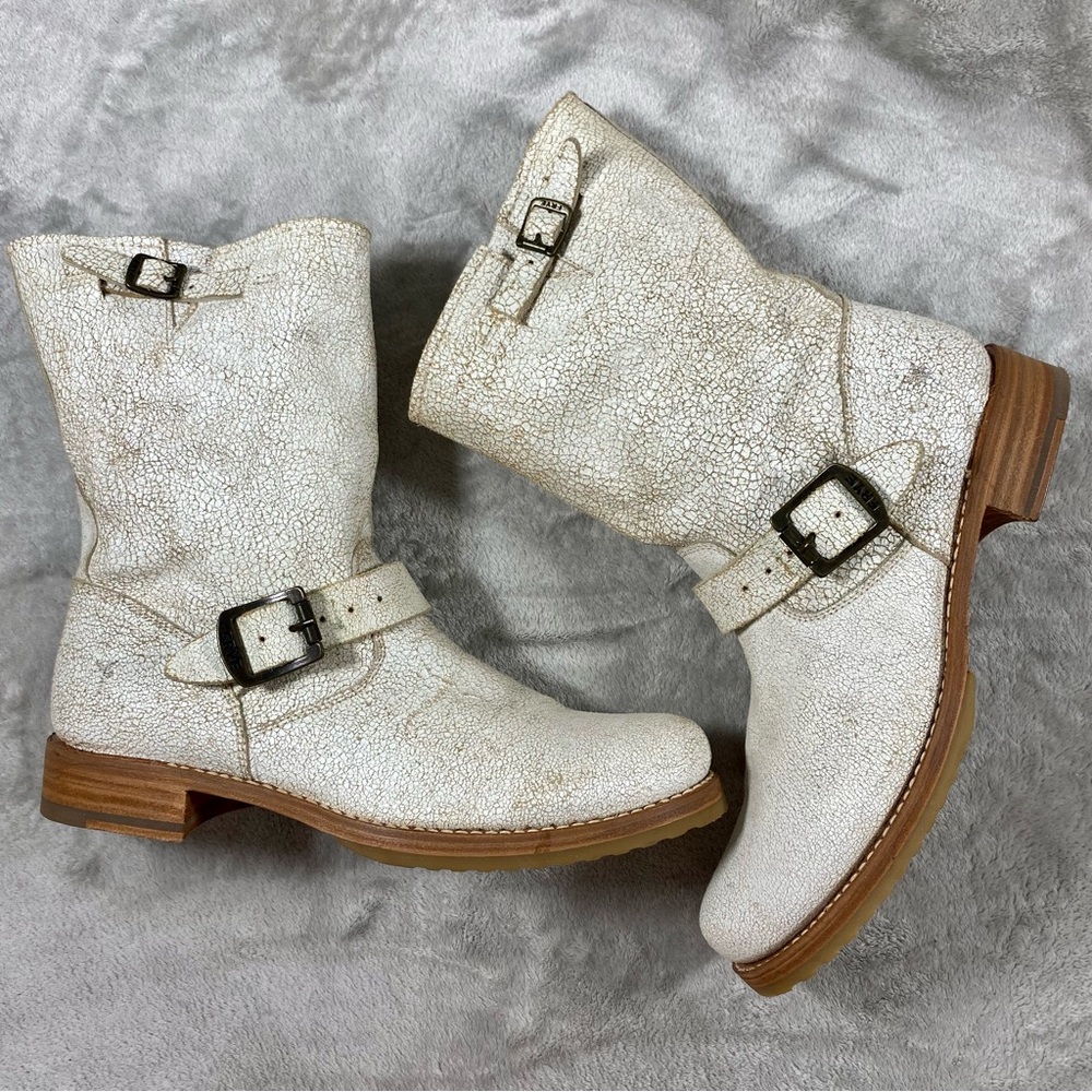 FRYE Women's Veronica Leather Boots Booties sz 11 White Distressed Cracked NWOB - Picture 1 of 16